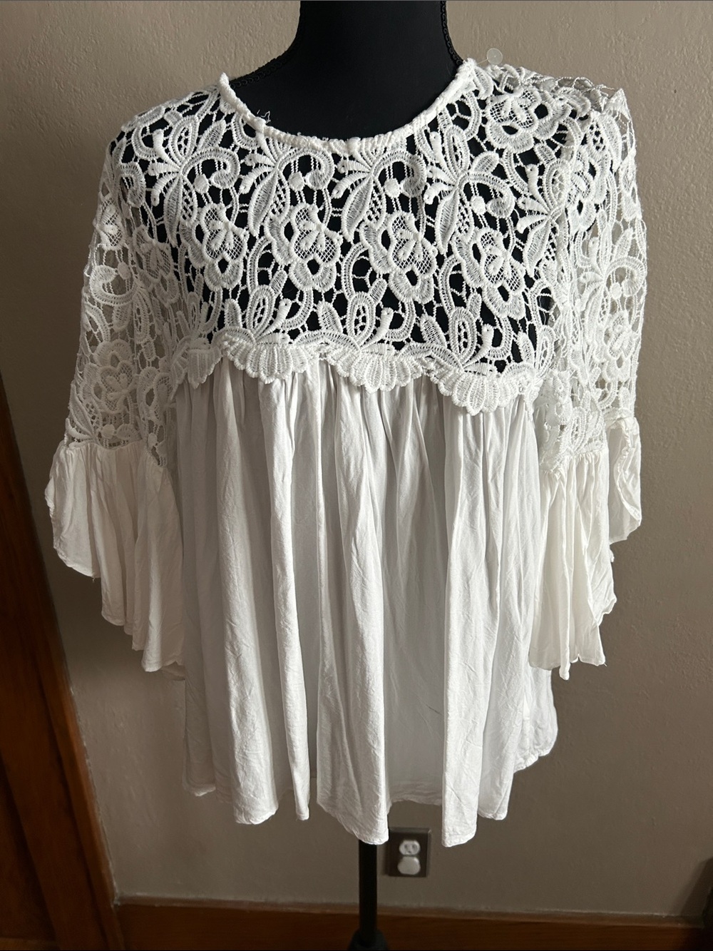 She + Sky White Lace Yoke Top
